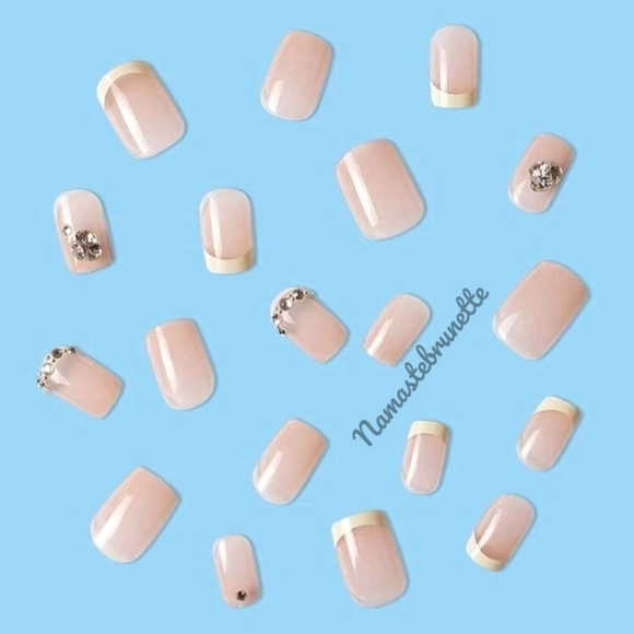 Rhinestone French Manicure Press On Nails - Picture 3 of 14